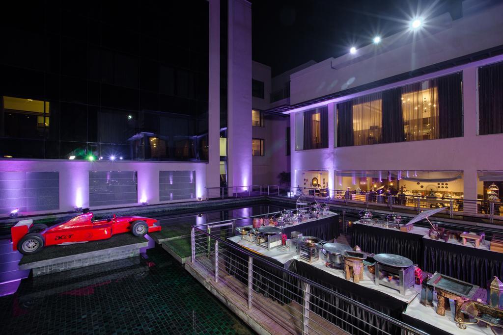 Orana Hotels & Resorts New Delhi Bagian luar foto